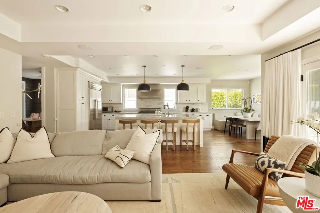 2468 Wellesley Avenue, Los Angeles, California 90064 home-pic-2